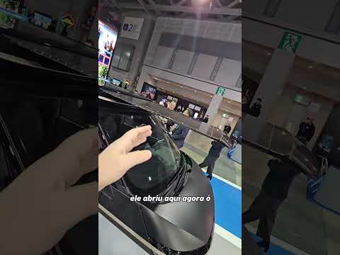 Carro com placa solar no teto já é uma realidade