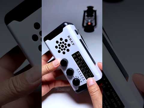 High Quality Solar Power Emergency Weather Radio SOS Alarm USB Charger 🌐 #solarcharger #solarmount