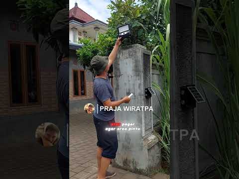 Lampu jalan panel surya daya 50 watt otomatis di pasang didepan rumah #lampu #lampujalan #rumah
