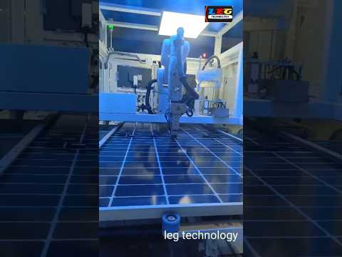 ▶️ Robot ki MADAD se Solar Panel Kaise Banate Hain? #viral #robot #viralupdate Dec 14,2025