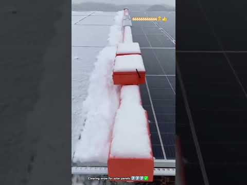 CLEVER TOOL 🤯: Clearing snow cover solar panels