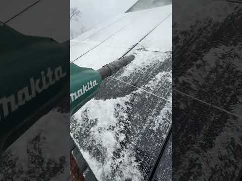 Will the leaf blower clear the solar panels?#narrowayhomestead #offgrid #snow #leafblower