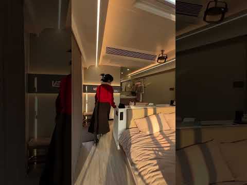 Come on guys! VESSEL S5 with solar panel#prefabhouse #spacecapsule #VESSEL微宿 #alluminumhouse