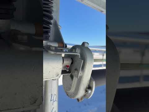 How Solar Panels Track the Sun