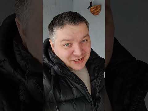 Сонячна панель в квартирі на балконі