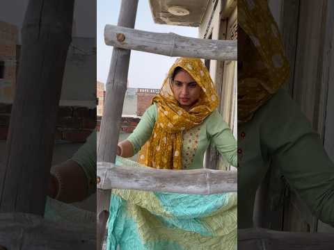 Dopahar me solar panel saaf karne chhat per aai #vlog #minivlog #dailyvlog #familyvlog #villagelife