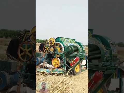 New technology thresher machine with solar panel system in Punjab thresher running without tractor