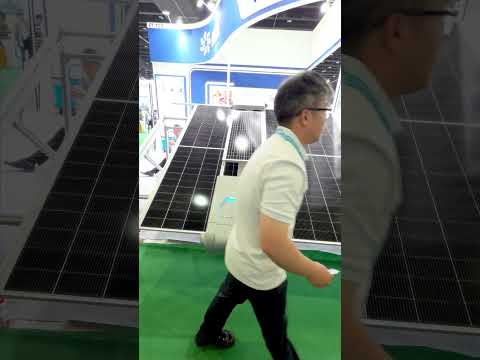 🚀 This Robot Cleans Solar Panels… Without Water! 💧 | Tech Innovation